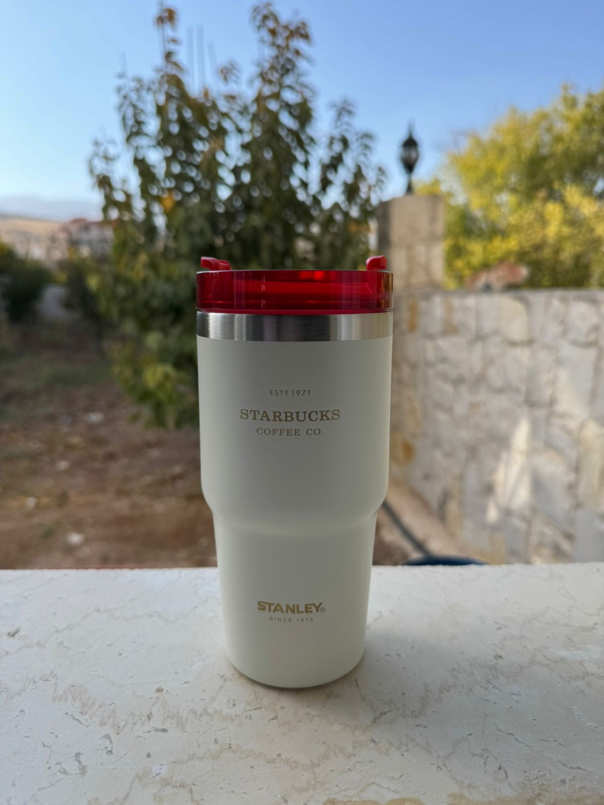 THE QUENCHER H2.0 FLOWSTATE™ TUMBLER | 20 OZ Stanley+Starbucks Cream