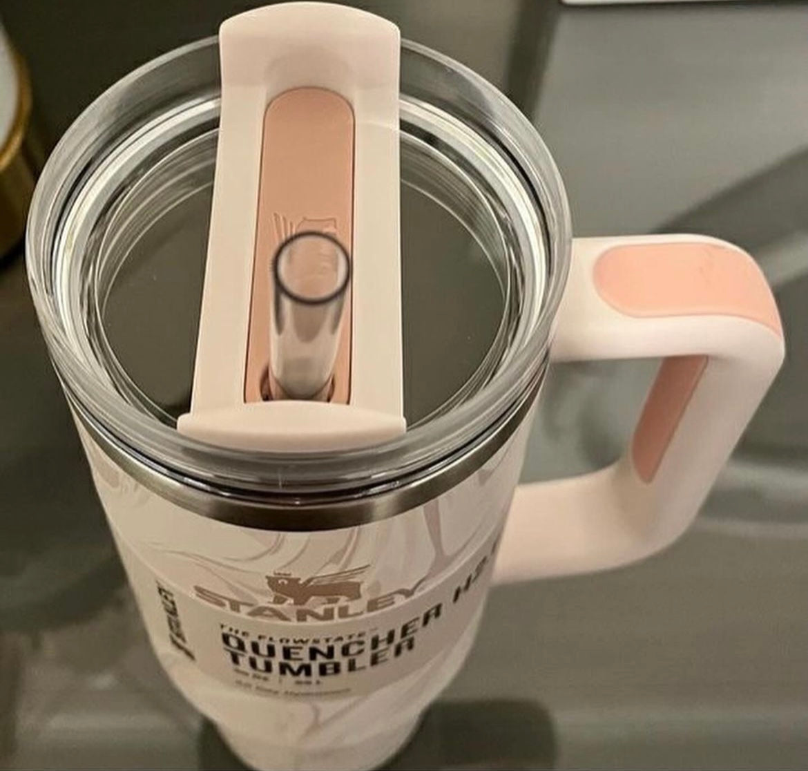 THE QUENCHER H2.0 FLOWSTATE™ TUMBLER | 40 OZ
Pink Swirl